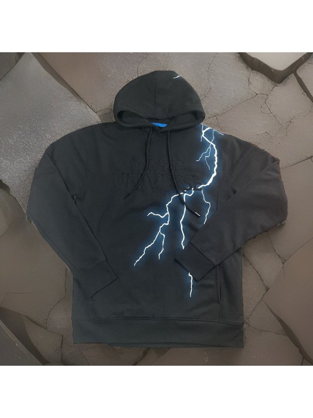 Dark Universe Universal Studios Black Lightning Pullover Hoodie Medium